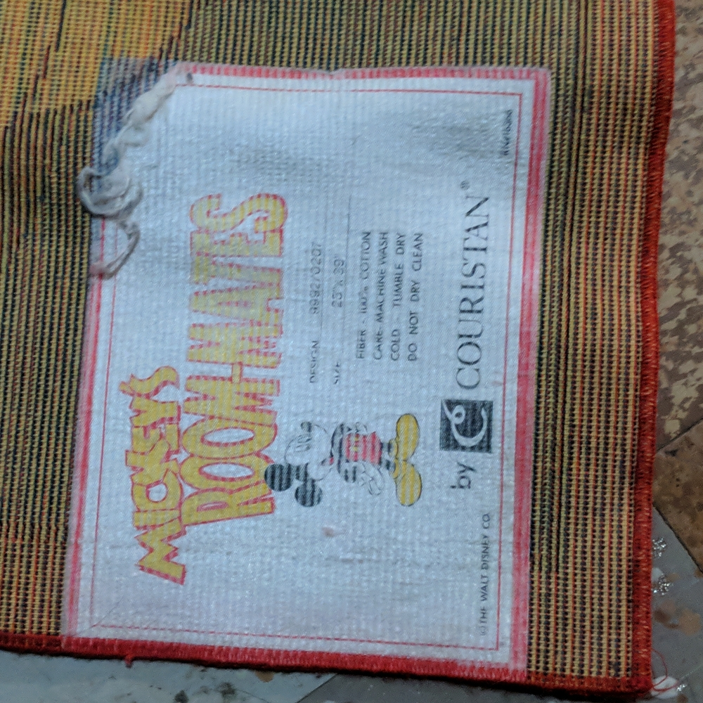Mickey & Minnie Rug - Picture 2 of 11